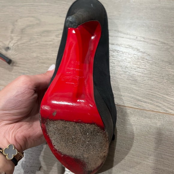 Christian Louboutin: 5 3/4 heel; size 38.5 - Picture 3 of 6